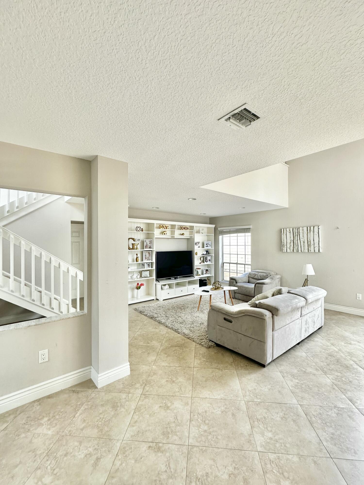LivingRoom2