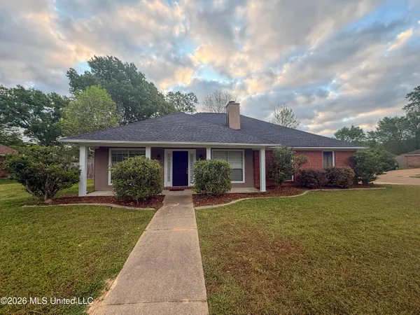 $283,000 | 120 Oak Grove Drive, Brandon, MS 39047