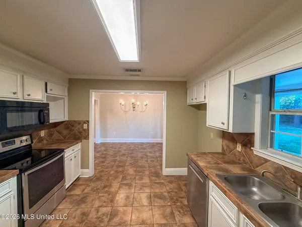 $280,000 | 120 Oak Grove Drive, Brandon, MS 39047