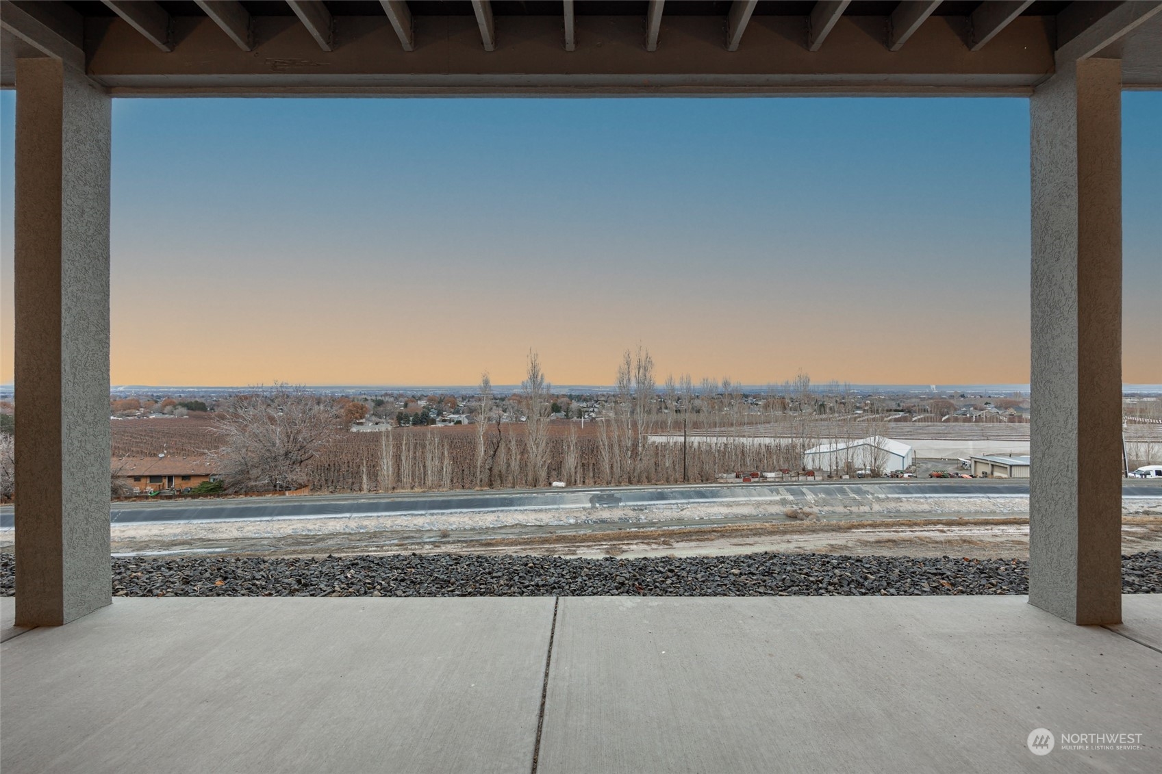 5307 South Kent Street Kennewick, WA 99337 - Photo 34 of 40 a view of balcony with city view
