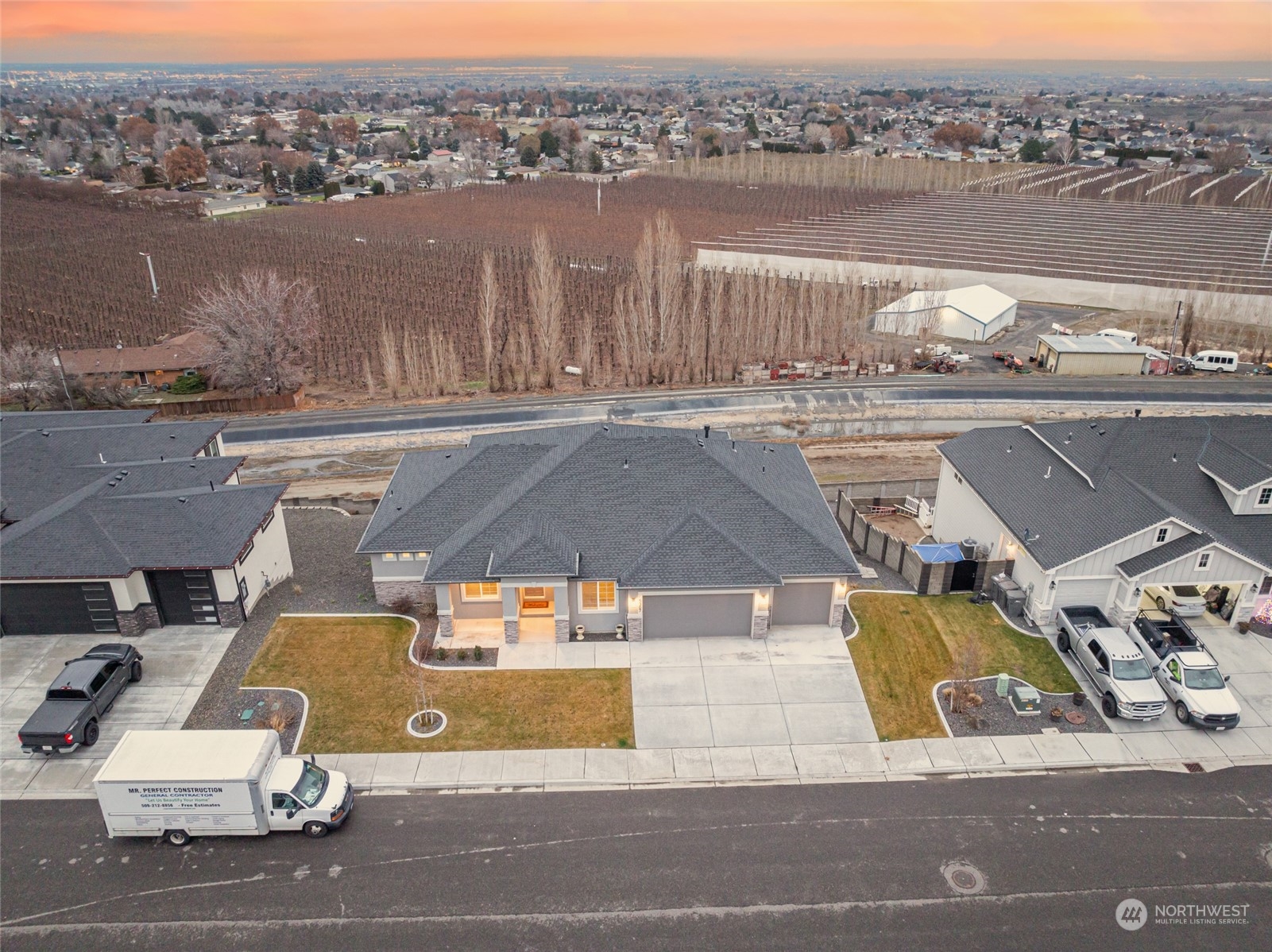 5307 South Kent Street Kennewick, WA 99337 - Photo 4 of 40 a view of a city