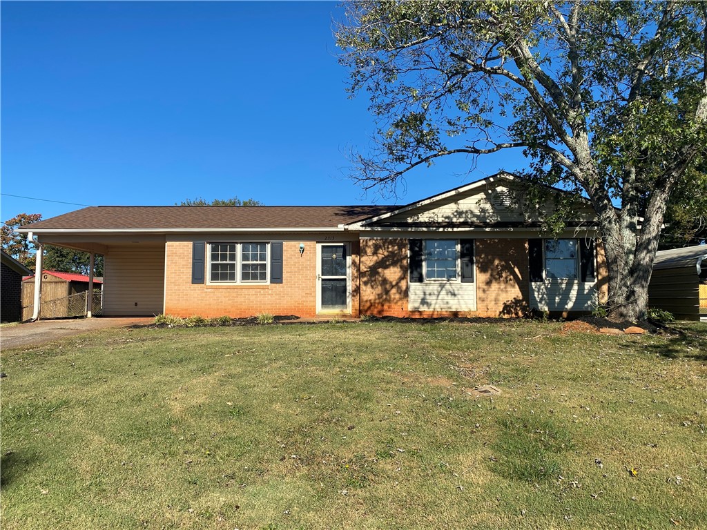 2313 Rolling Green Road Anderson, SC 29621 - Photo 1 of 38