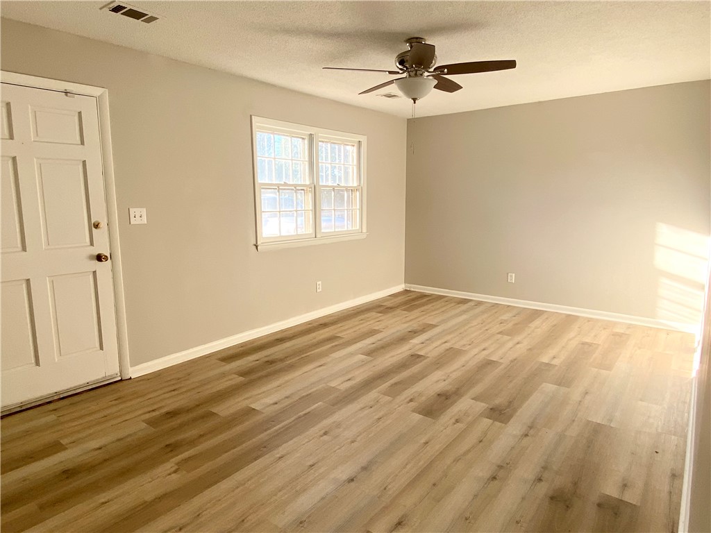 2313 Rolling Green Road Anderson, SC 29621 - Photo 4 of 38