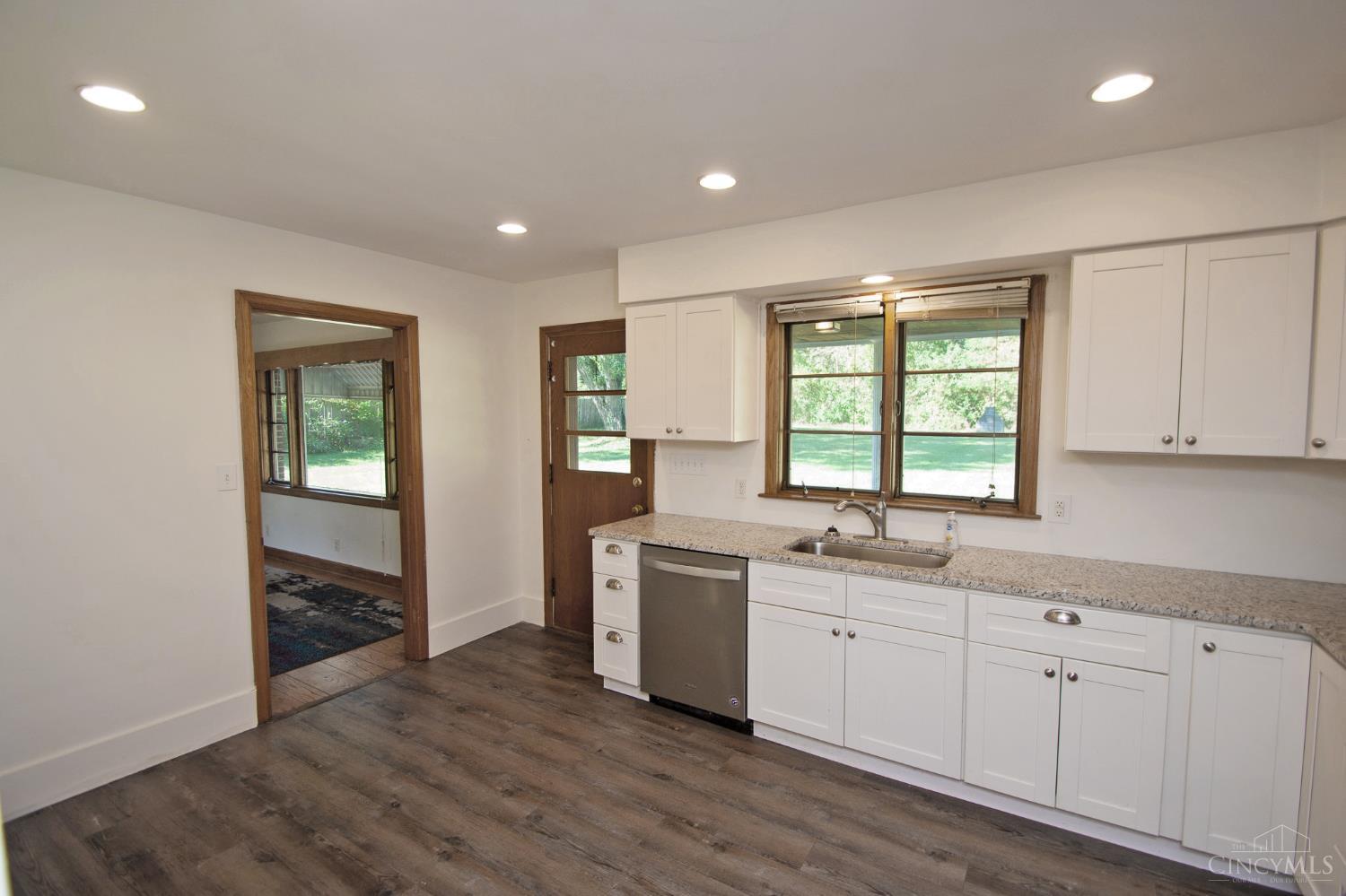 5791 Greenlawn Road Hamilton, OH 45011 - Photo 14 of 43