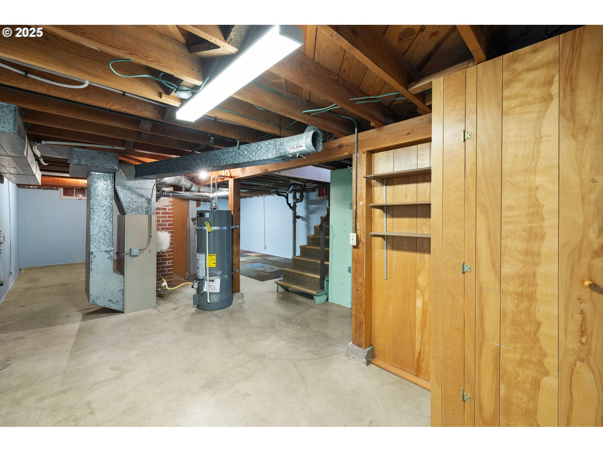 7643 Southeast Market Street Portland, OR 97215 - Photo 17 of 34 a view of a room with gym equipment