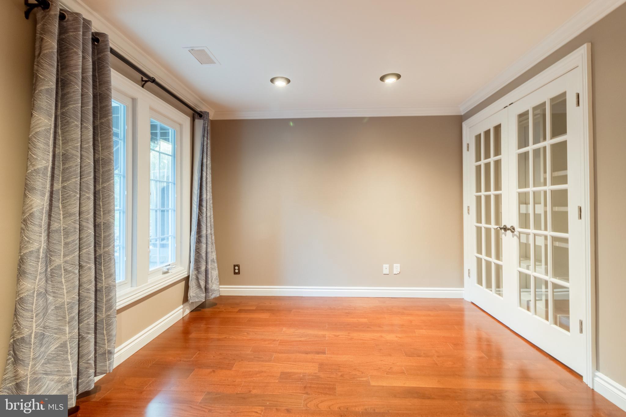 5402 Kennett Pike Wilmington, DE 19807 - Photo 63 of 81 a view of an empty room with a window