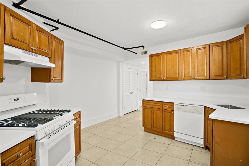 2 Walnut Street, Unit 2 Boston, MA 02122 - Photo 4 of 12