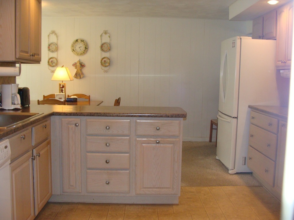 24 Forest Road Agawam, MA 01001 - Photo 4 of 26 Gallery Image 4