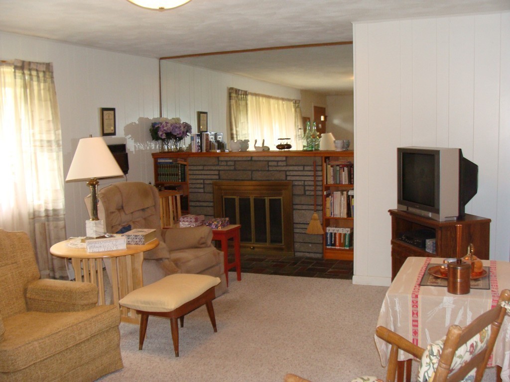 24 Forest Road Agawam, MA 01001 - Photo 8 of 26 Gallery Image 8