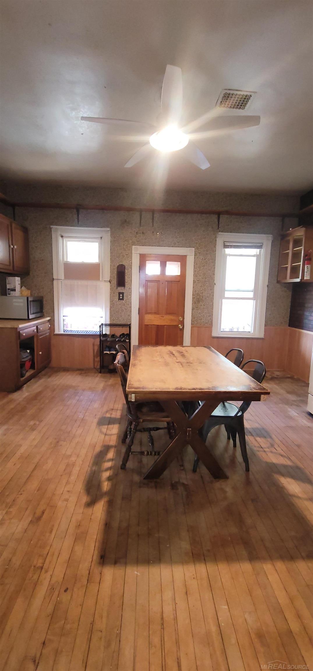32045 Schoenherr Road Warren, MI 48088 - Photo 23 of 45