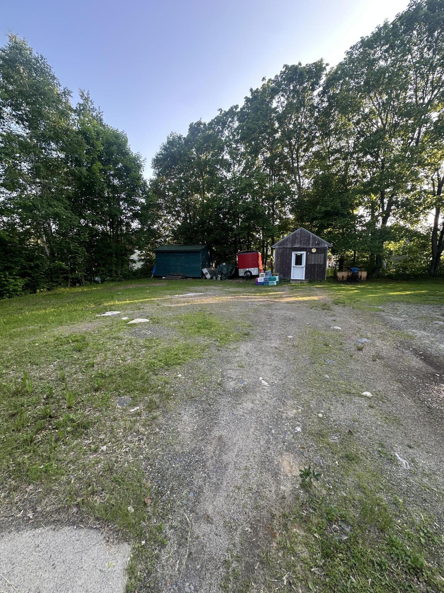 8 Lincoln Street Millinocket, ME 04462 - Photo 4 of 16 59594FB3-8758-430C-AA08-923D8B82724B