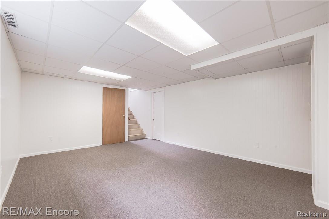 2865 Devondale Road Rochester, MI 48309 - Photo 26 of 38 2865 Devondale-26.jpg