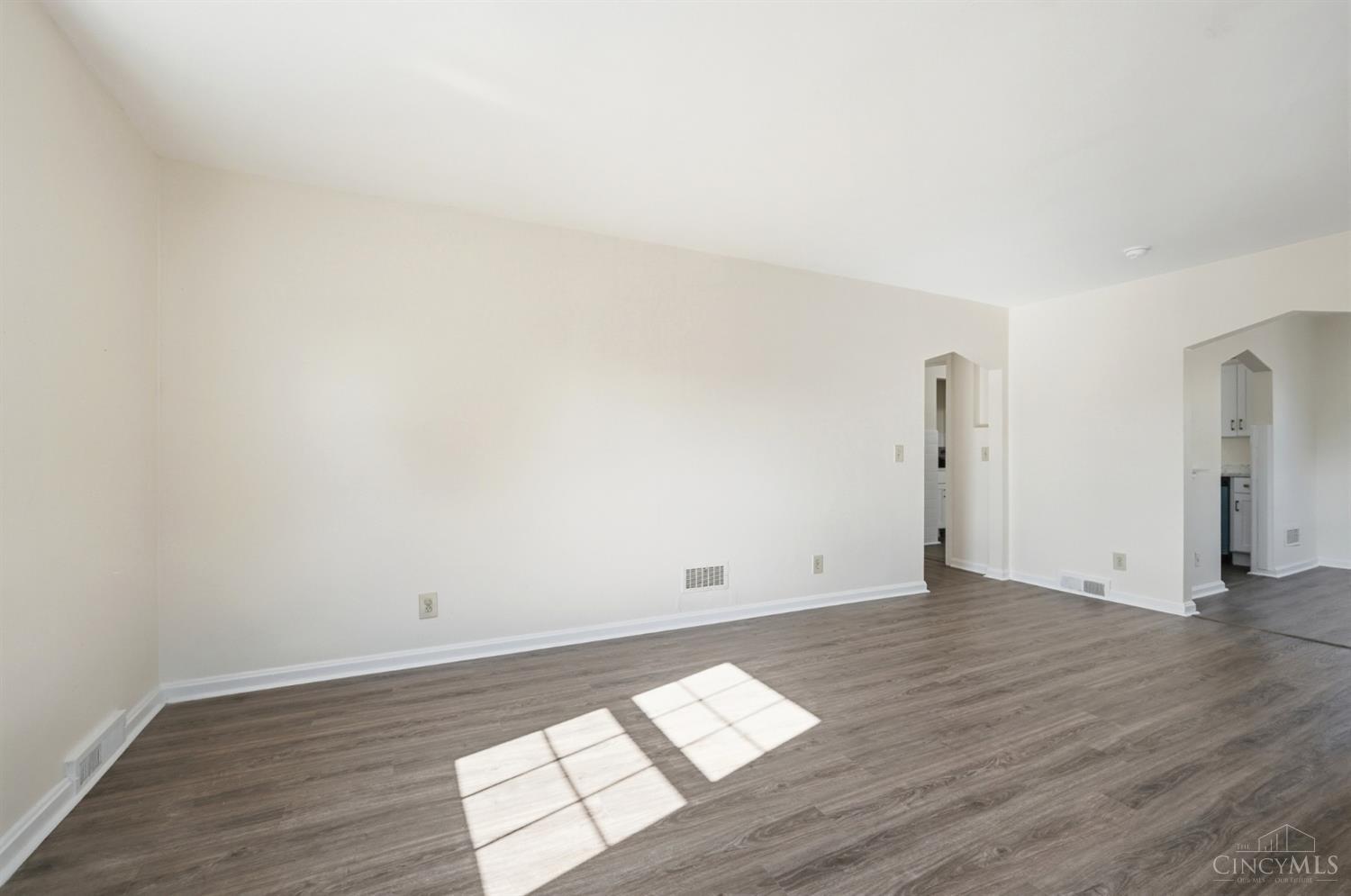 5214 Sidney Road Cincinnati, OH 45238 - Photo 11 of 39