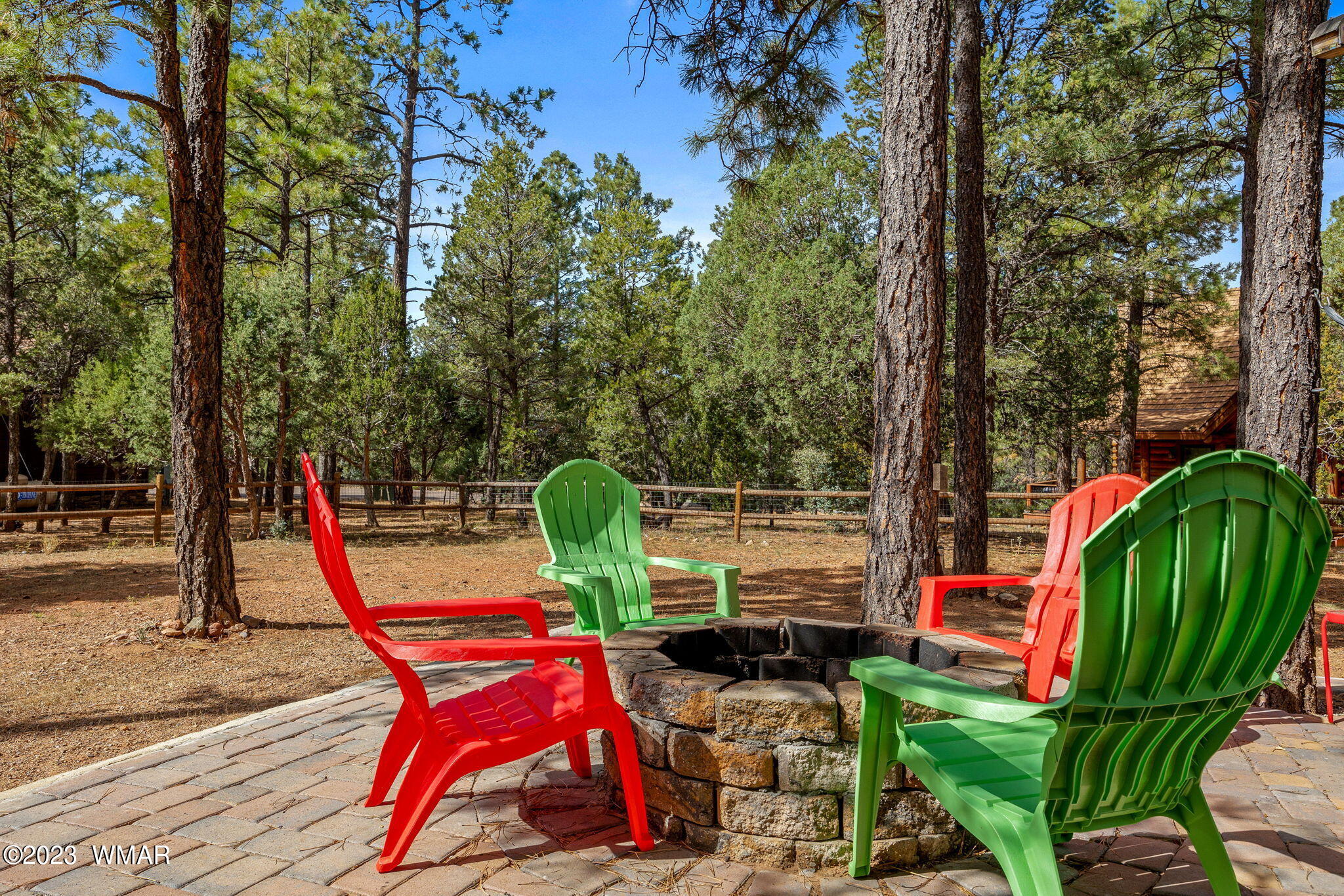 2276 Lindberg Road Overgaard, AZ 85933 - Photo 25 of 34 a view of a chairs in a patio
