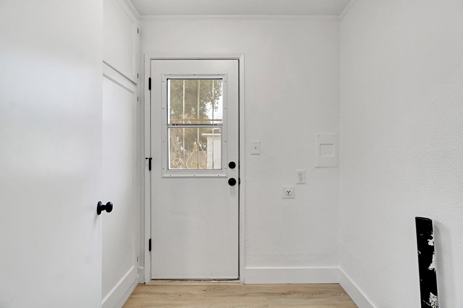 1503 North Pacific Avenue Fresno, CA 93728 - Photo 15 of 26 a view of wooden door