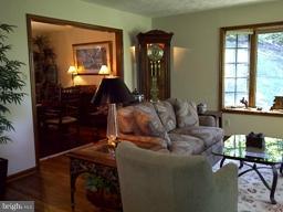 201 Park Ridge Court Front Royal, VA 22630 - Photo 12 of 30 Living Room