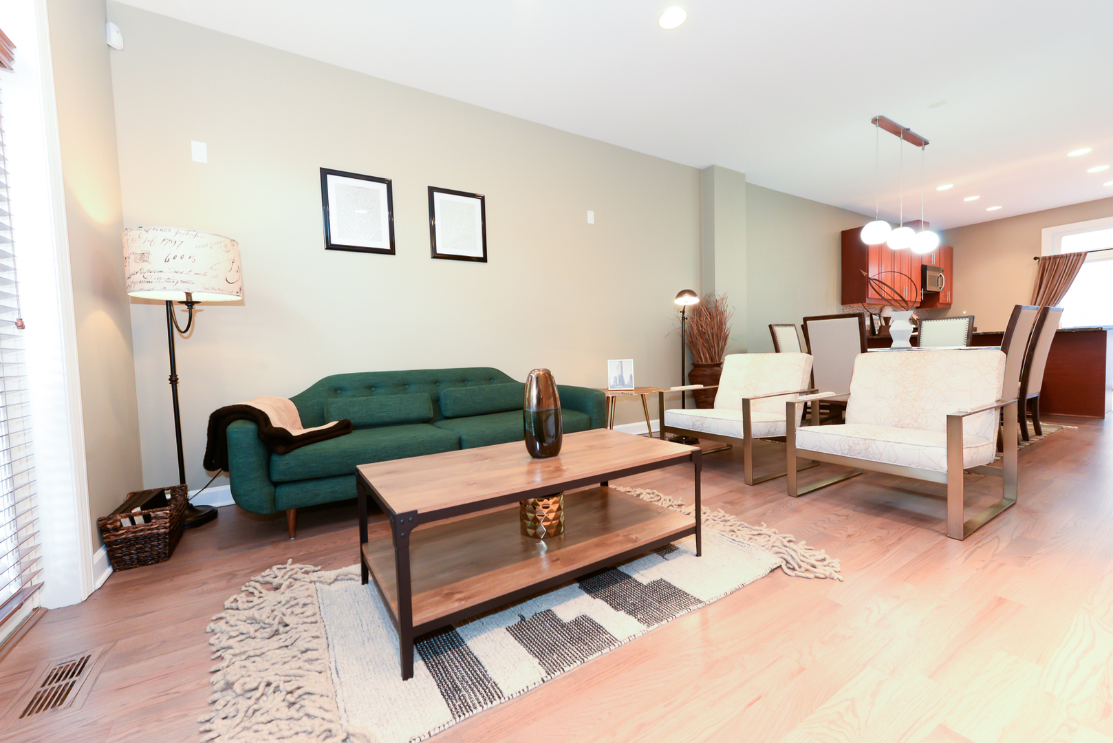 2808 West Dickens Avenue Chicago, IL 60647 - Photo 3 of 28