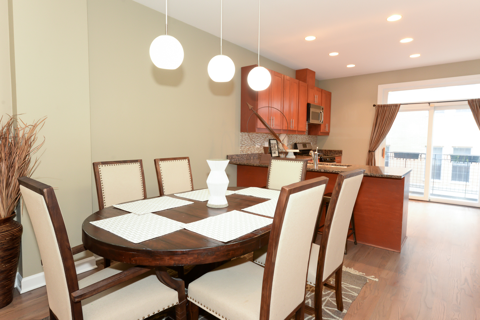 2808 West Dickens Avenue Chicago, IL 60647 - Photo 6 of 28