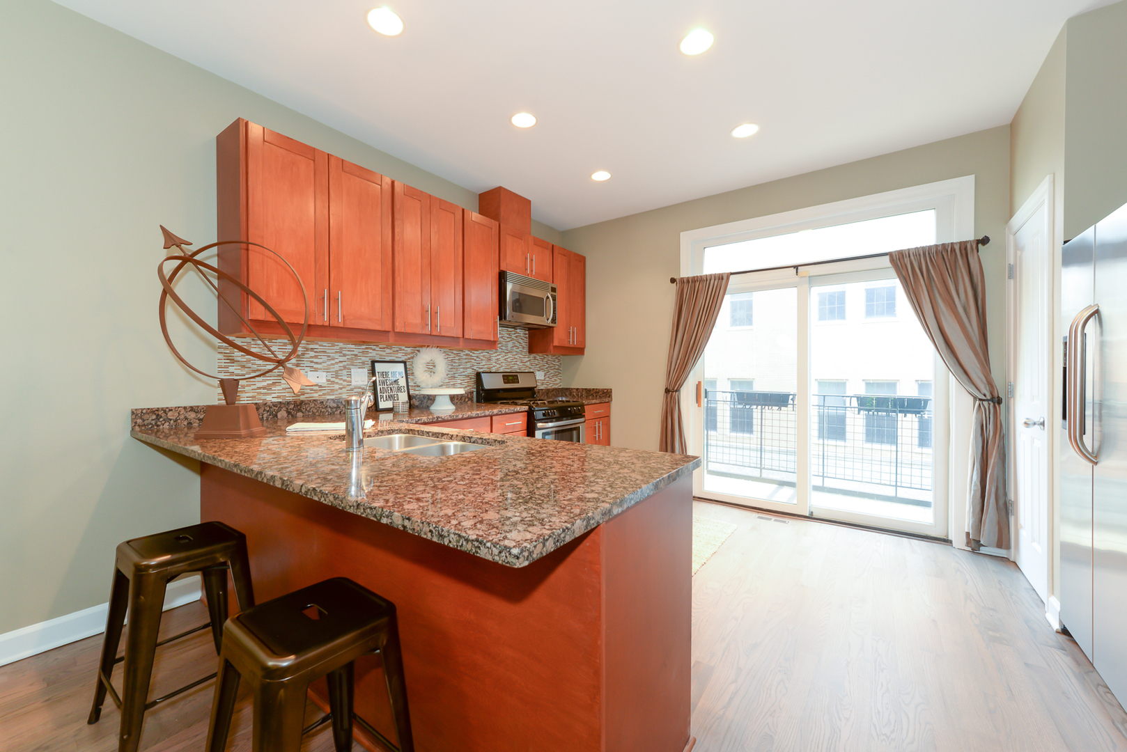 2808 West Dickens Avenue Chicago, IL 60647 - Photo 7 of 28