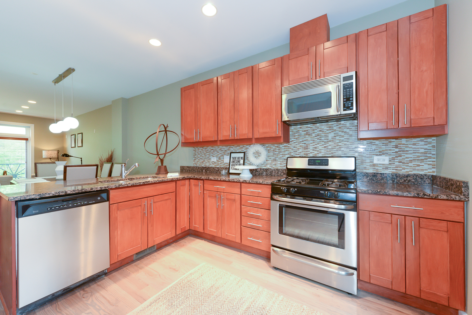 2808 West Dickens Avenue Chicago, IL 60647 - Photo 8 of 28