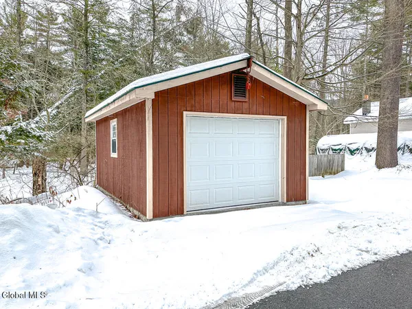$959,000 | 41 Hanneford Road, Queensbury, NY 12804