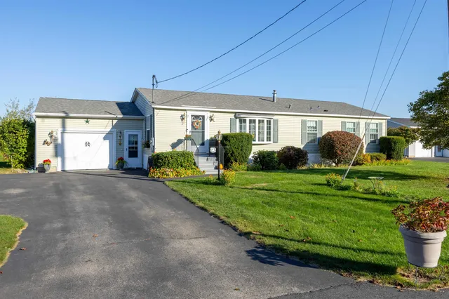 $339,900 | 23 Stonegate Lane, Hampstead, NH 03841