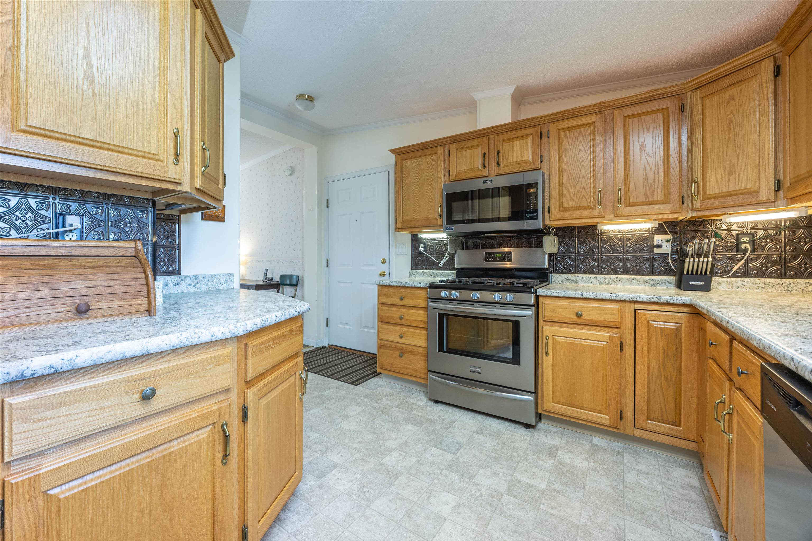 23 Stonegate Lane Hampstead, NH 03841 - Photo 13 of 37 Gallery Image 13