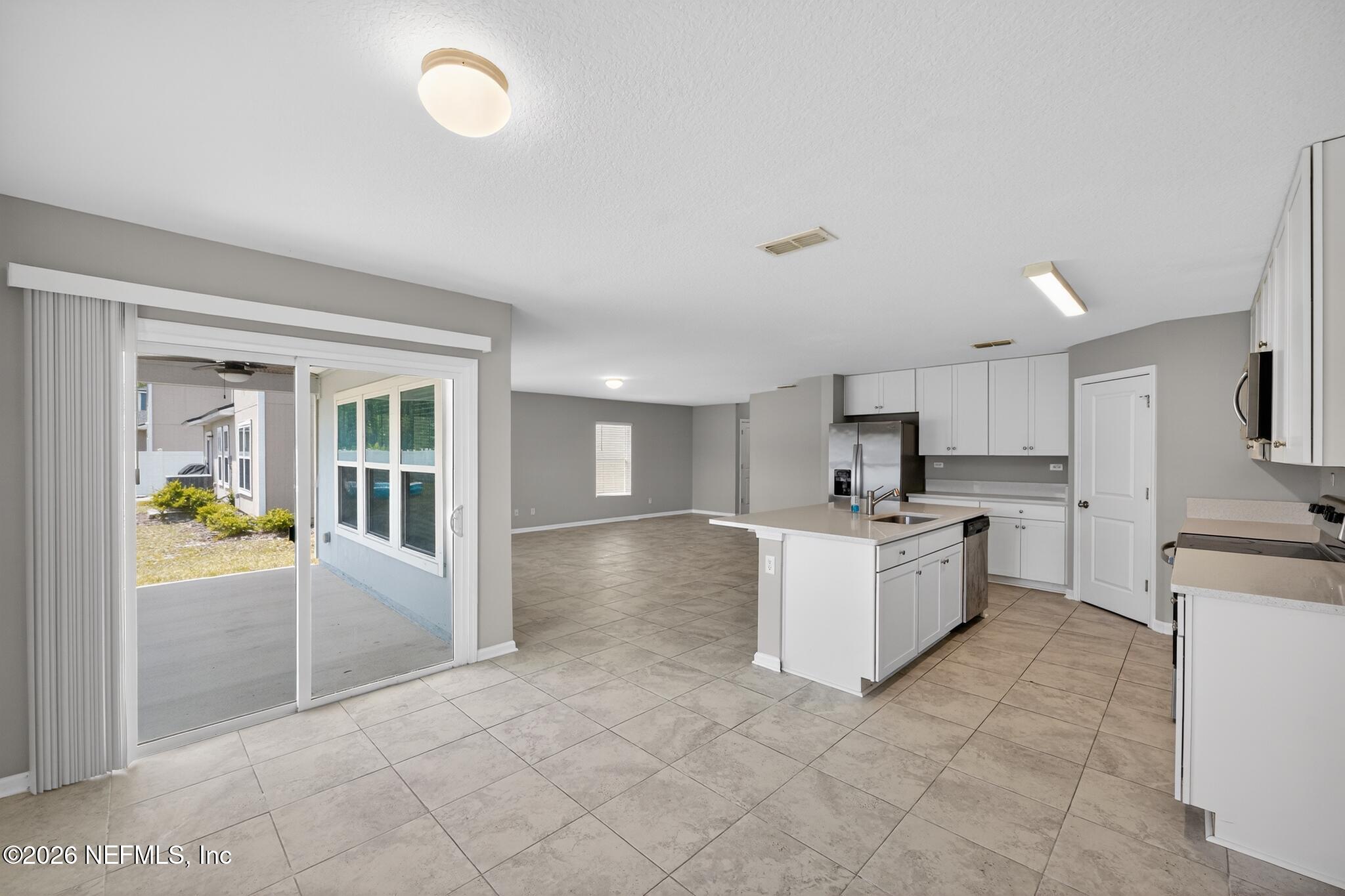 4818 Morning Rise Circle Jacksonville, FL 32218 - Photo 10 of 33 15_4818_Morning_Rise_Cir-Dining_room-848