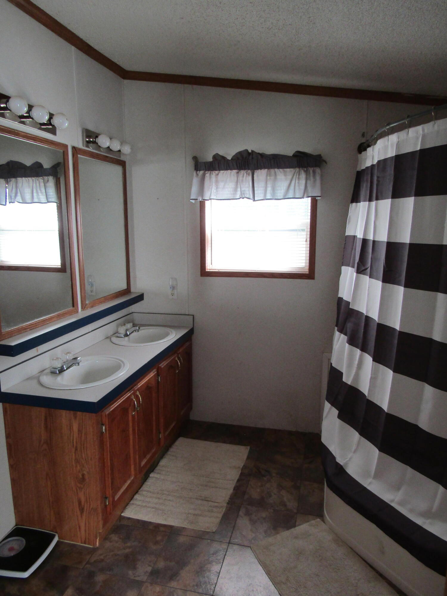 5998 Bartonville Road Belding, MI 48809 - Photo 9 of 28 IMG_6997