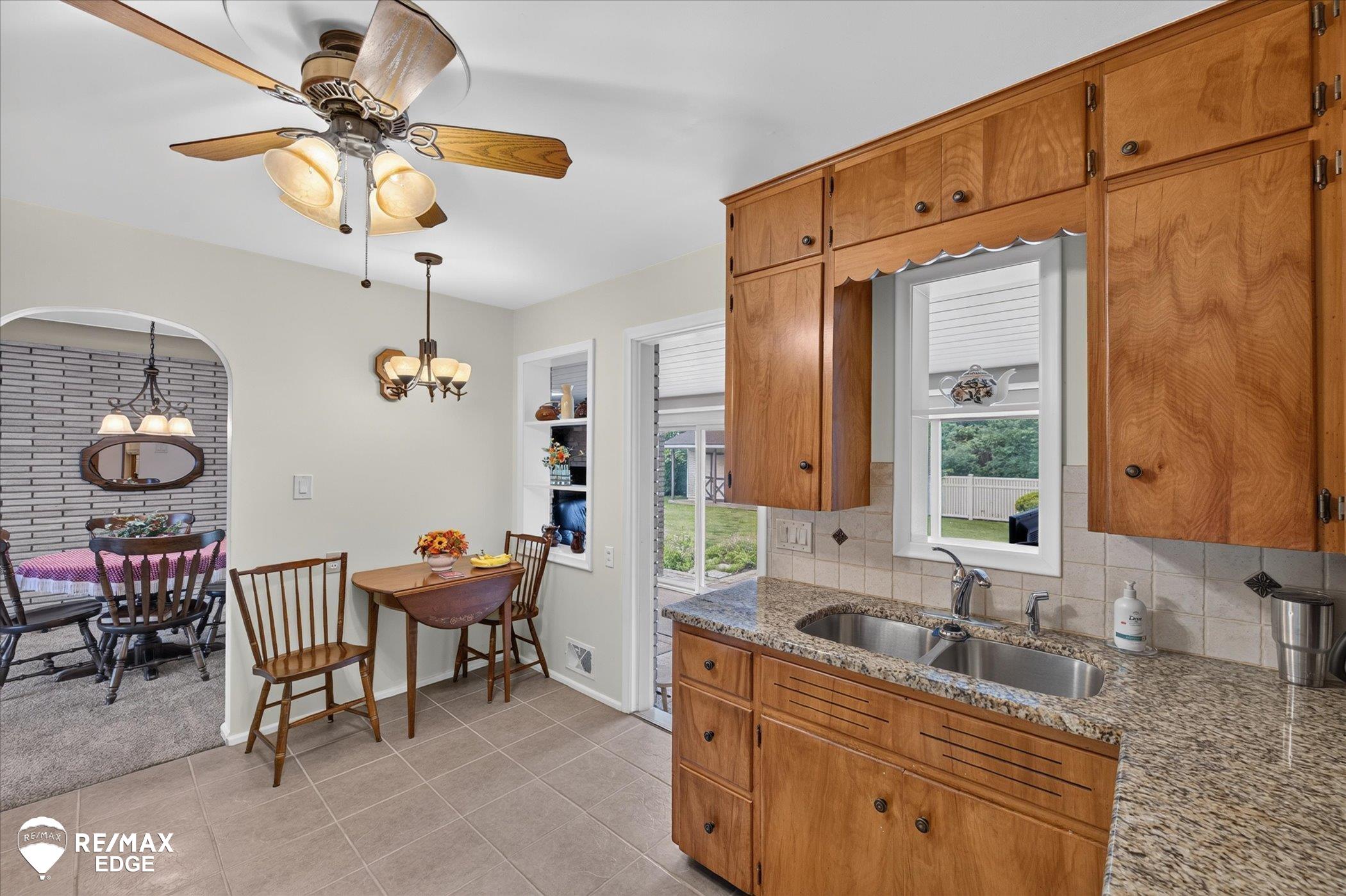 10048 East Coldwater Road Davison, MI 48423 - Photo 10 of 31