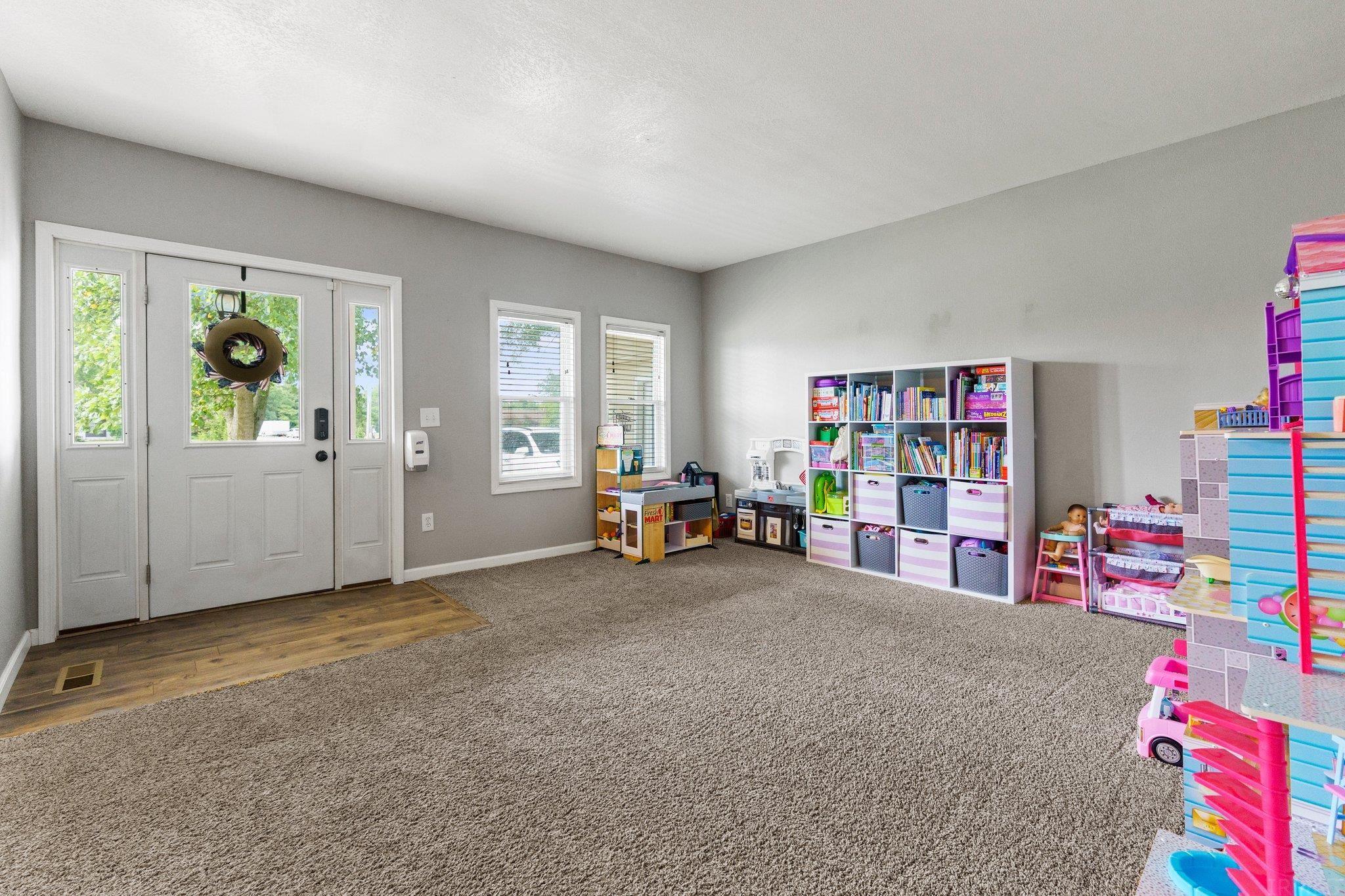 12129 Leo Road Fort Wayne, IN 46845 - Photo 5 of 36