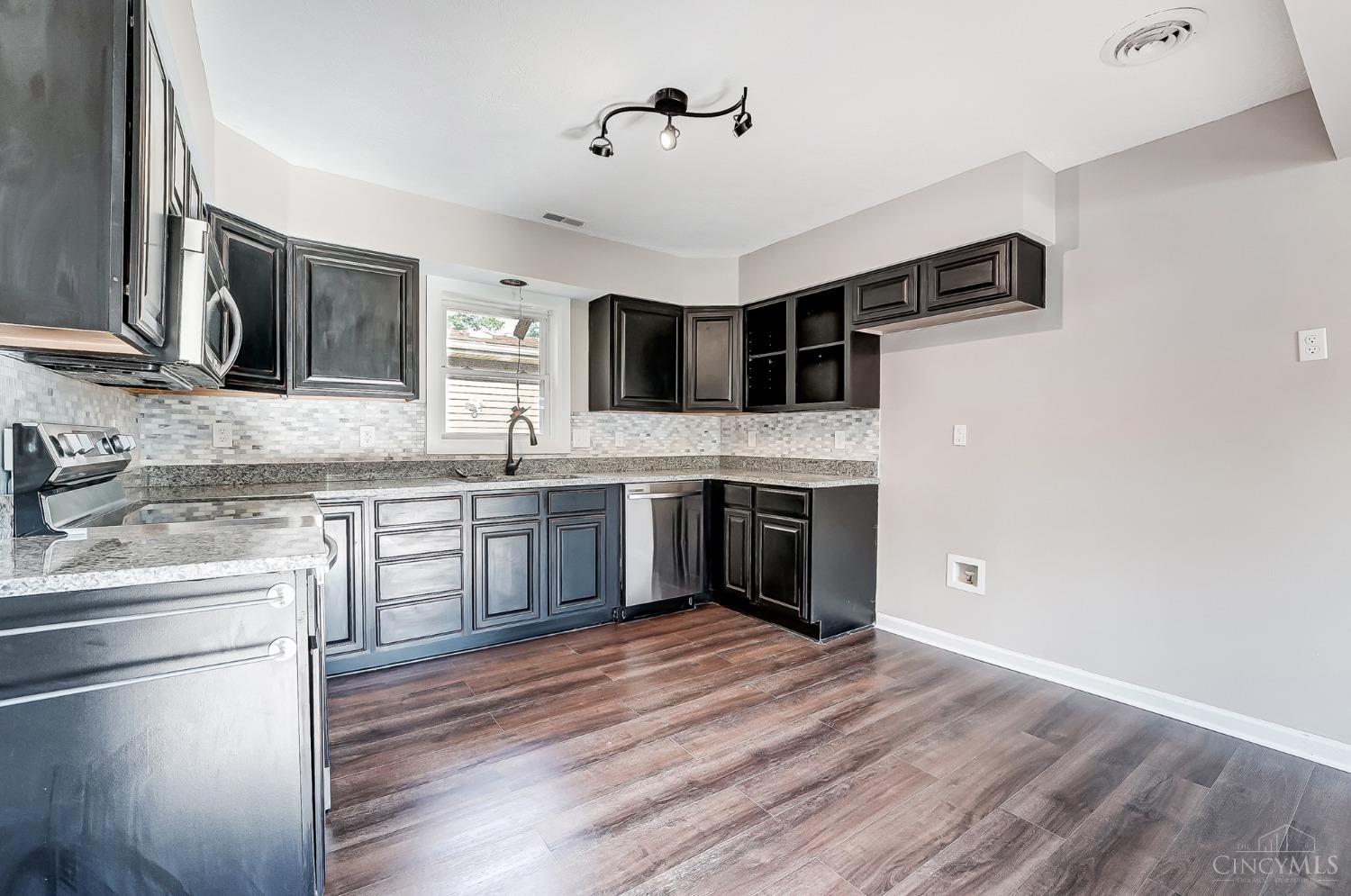 3745 Shaker Road Franklin, OH 45005 - Photo 9 of 43 Gallery Image 9
