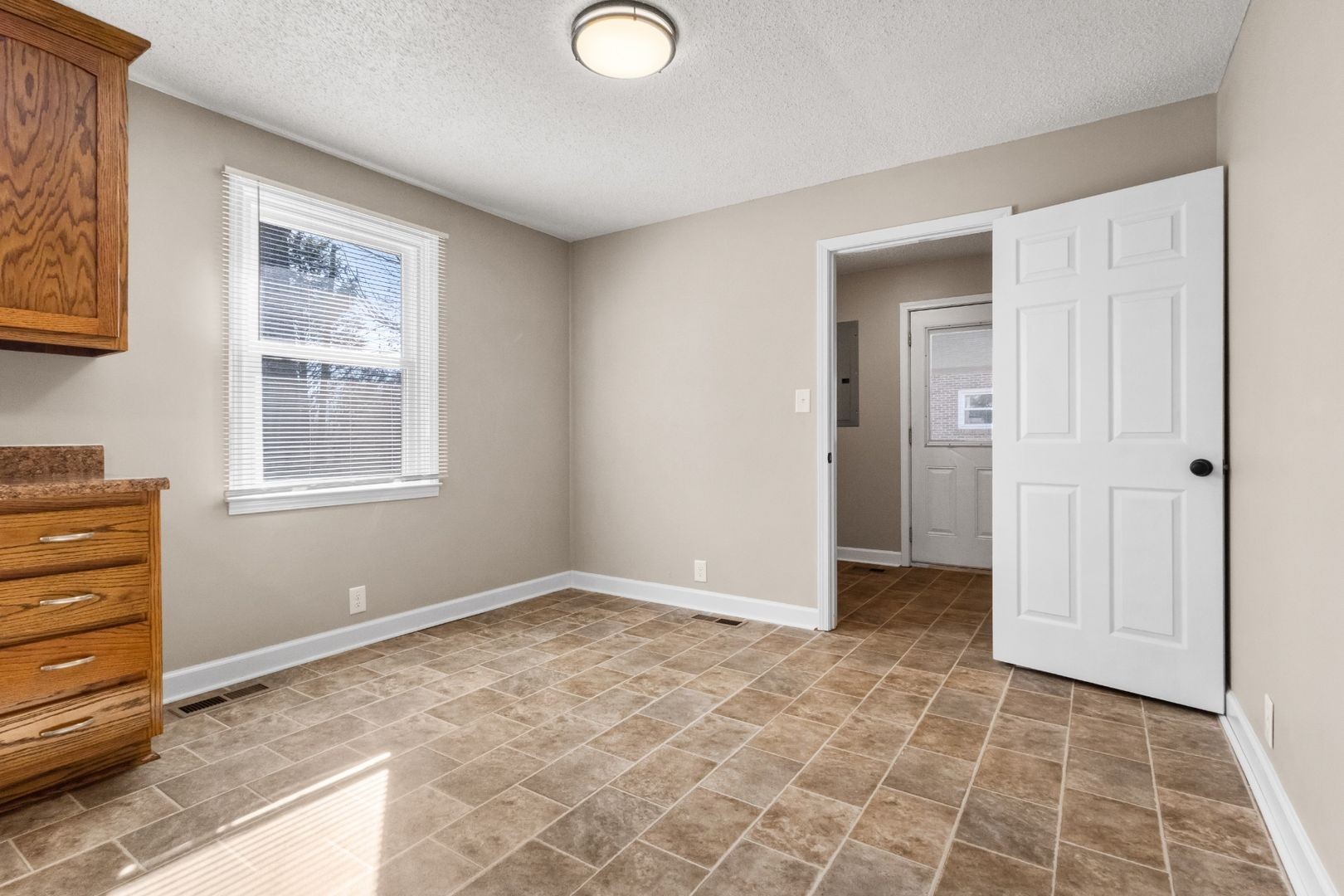 118 Union Hall Road Clarksville, TN 37040 - Photo 10 of 26 a view of an empty room with a window