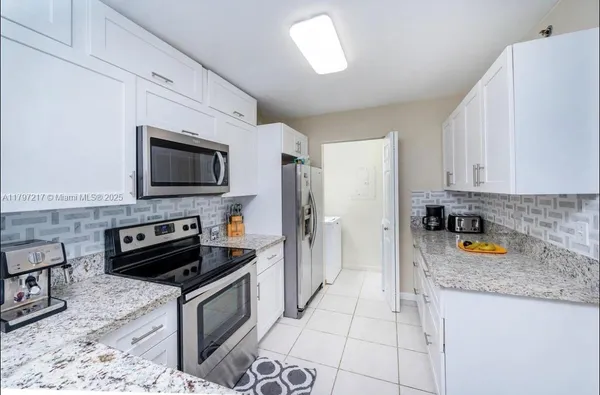 $3,800 | 19999 East Country Club Drive, Unit 1202, Aventura, FL 33180