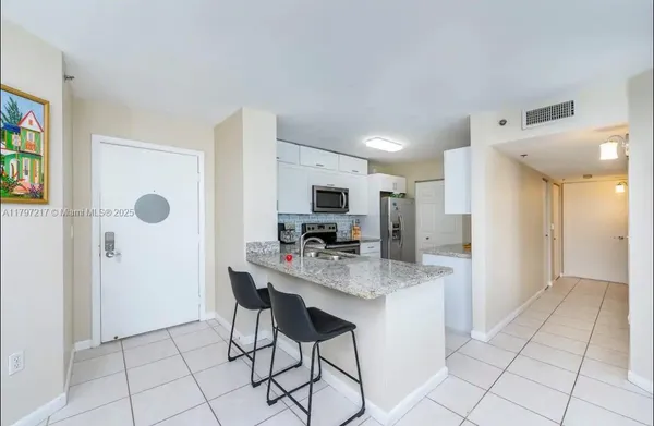 $3,800 | 19999 East Country Club Drive, Unit 1202, Aventura, FL 33180