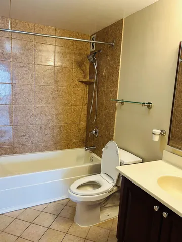 $2,175 | 1040 Harmon Cove Tower, Secaucus, NJ 07094