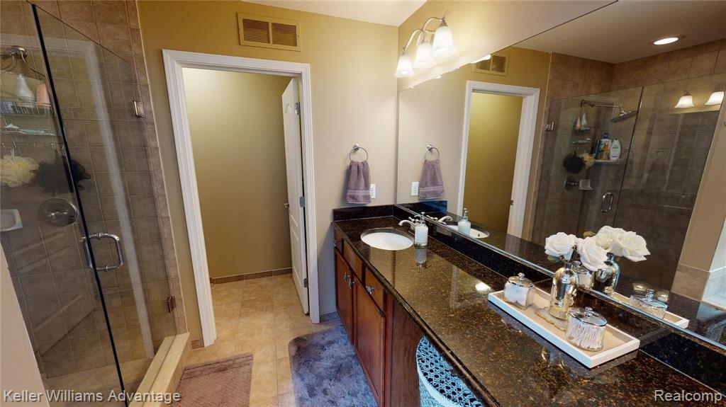 27303 Victoria Road Novi, MI 48374 - Photo 38 of 72