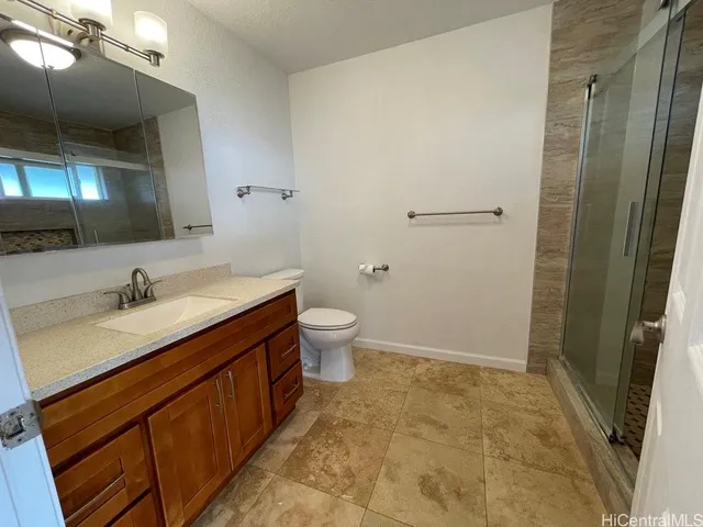 $2,900 | 1101 Kaluanui Road, Unit B, Honolulu, HI 96825