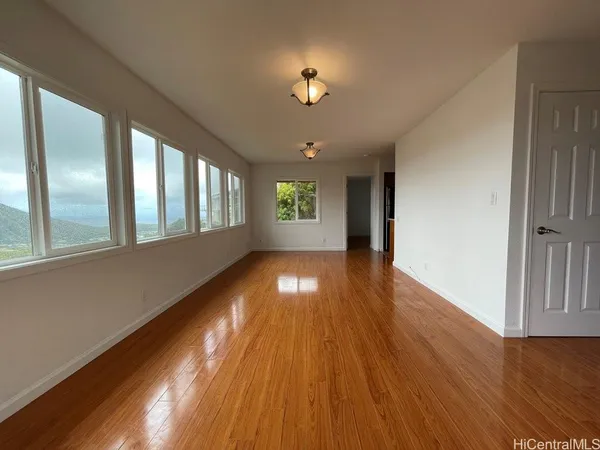 $2,800 | 1101 Kaluanui Road, Unit B, Honolulu, HI 96825