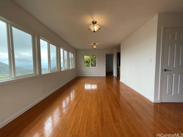 $2,900 | 1101 Kaluanui Road, Unit B, Honolulu, HI 96825