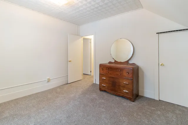 $150,000 | 428 Coventry Street, Newport, VT 05855