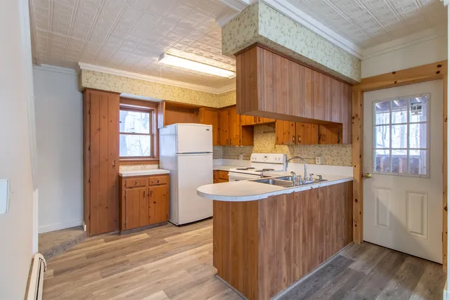 $150,000 | 428 Coventry Street, Newport, VT 05855