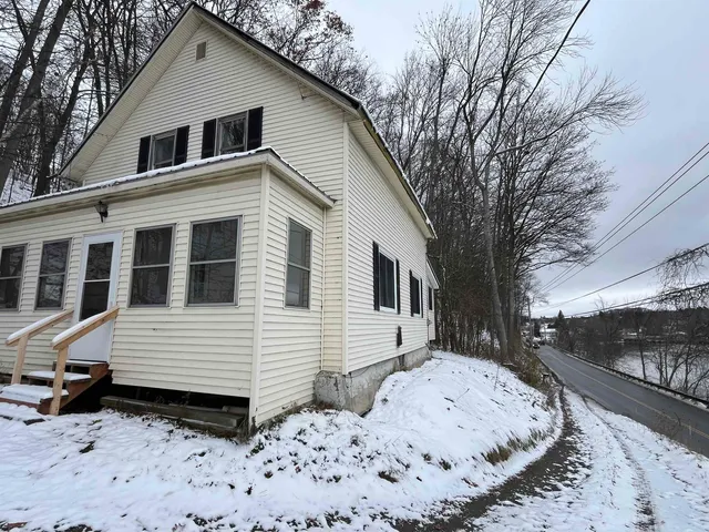 $139,000 | 428 Coventry Street, Newport, VT 05855