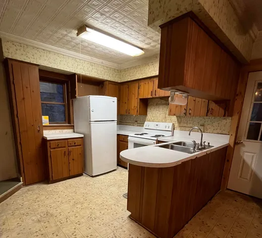 $139,000 | 428 Coventry Street, Newport, VT 05855