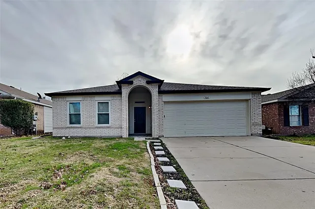 $2,050 | 3261 Bent Creek Drive, Denton, TX 76210