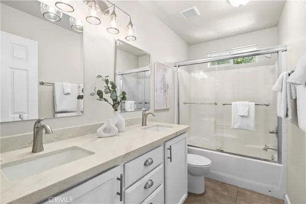 $1,100,000 | 695 Center Street, Unit B, Costa Mesa, CA 92627