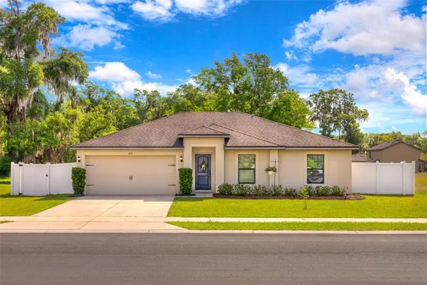 $279,000 | 309 Southern Winds Boulevard, DeLand, FL 32720