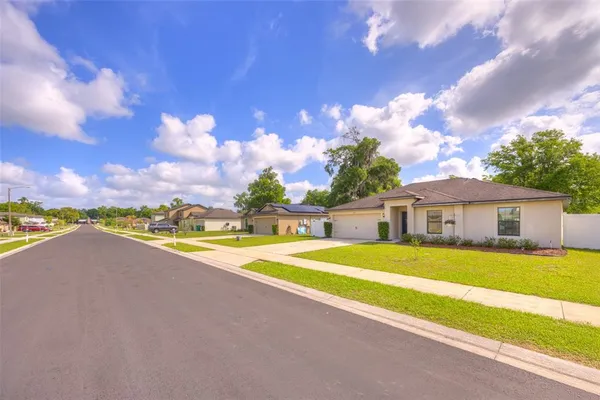 $279,000 | 309 Southern Winds Boulevard, DeLand, FL 32720