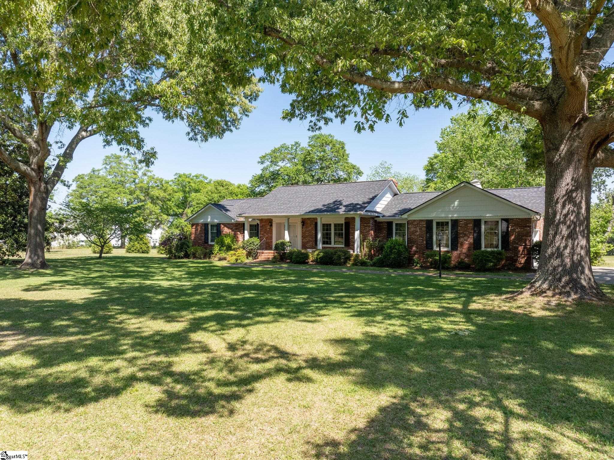101 Triangle Pine Road Fountain Inn, SC 29644 - Photo 3 of 37 Gallery Image 3