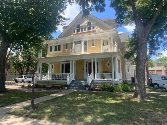 $459,777 | 811 Southwest Buchanan Street, Topeka, KS 66606